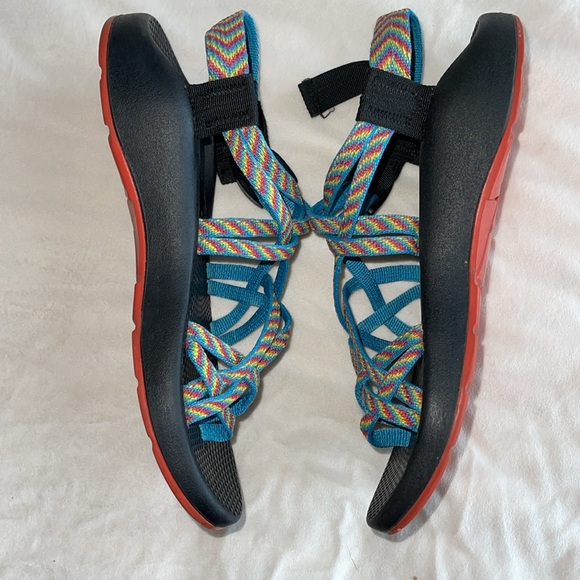 🤍 Women's Chaco sandals - Picture 3 of 5